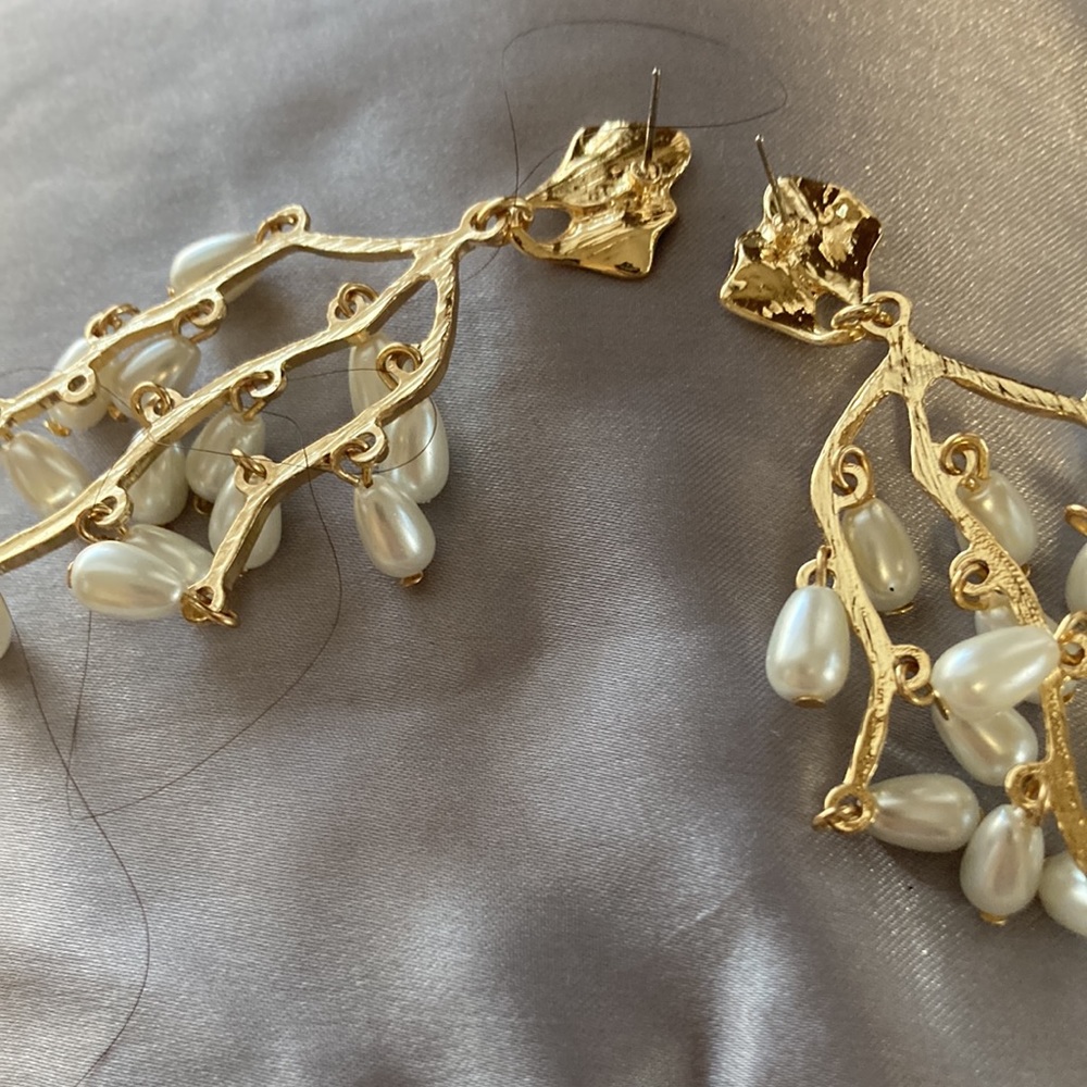 Pearl Earrings - Picture 2 of 3